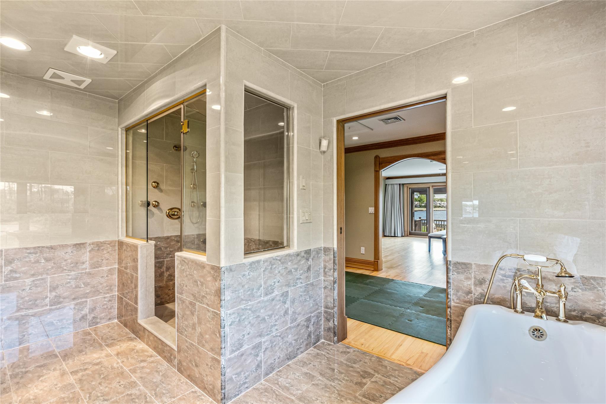 15 Post Lane, Bay Shore, New York image 24