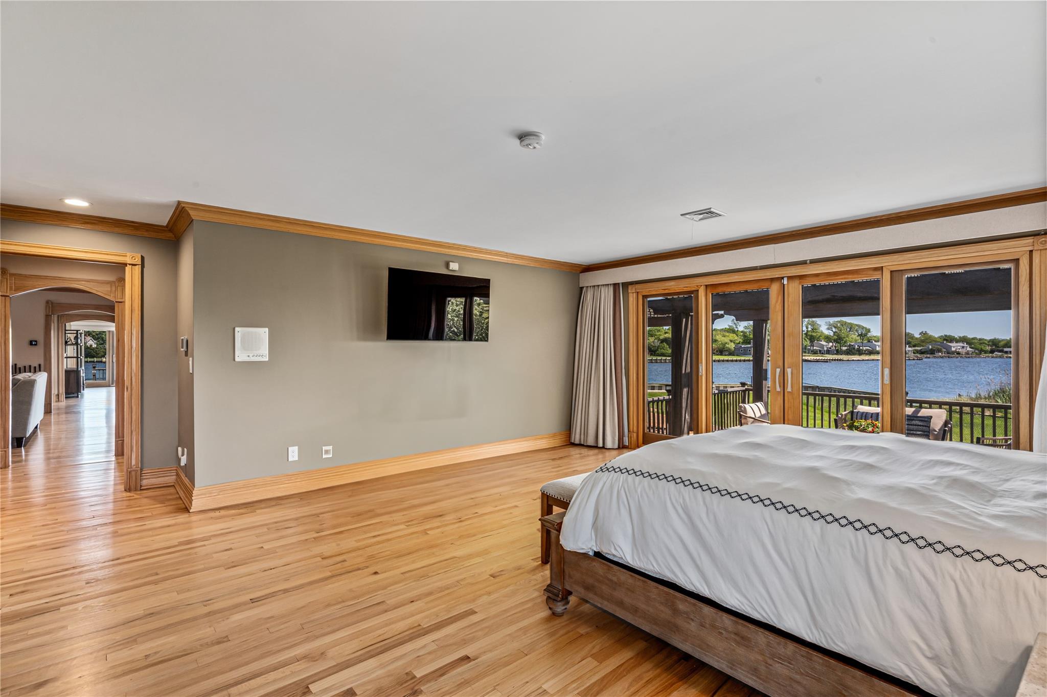 15 Post Lane, Bay Shore, New York image 23