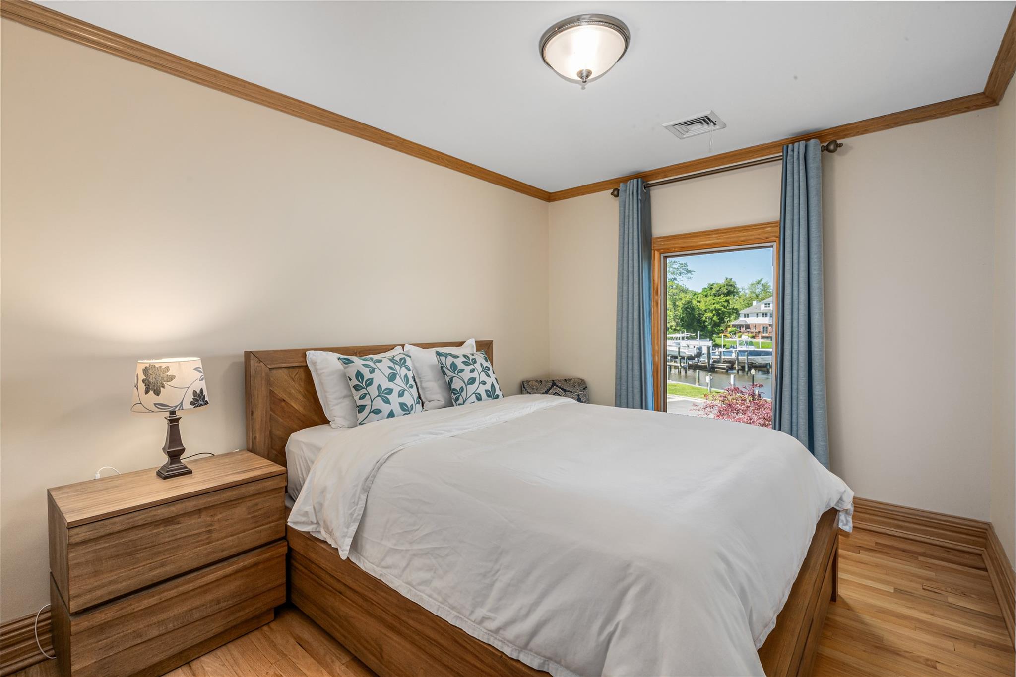 15 Post Lane, Bay Shore, New York image 35