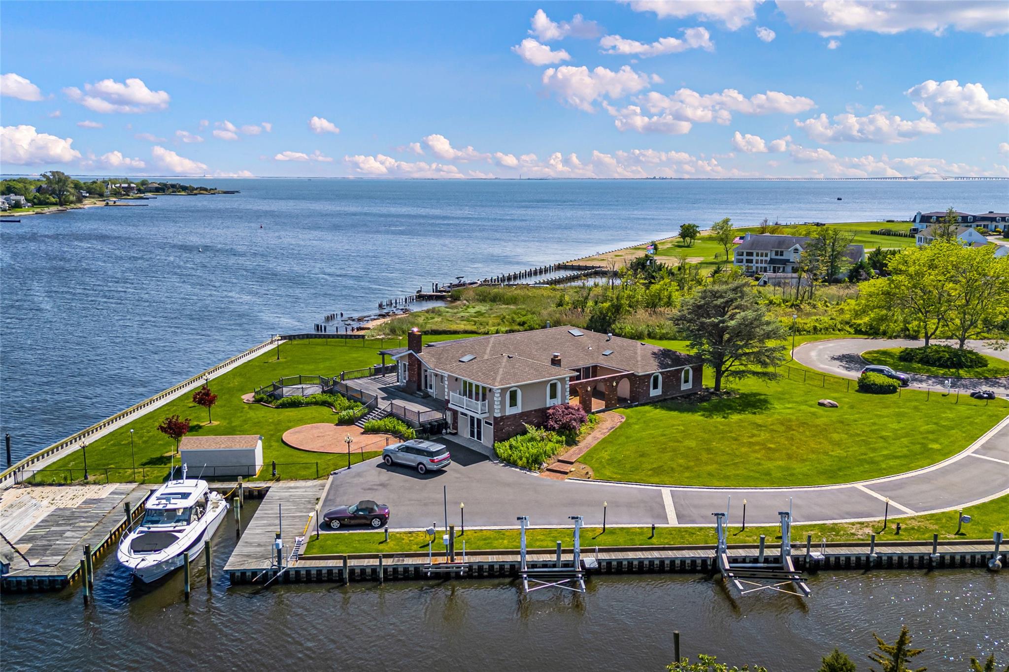 15 Post Lane, Bay Shore, New York image 1