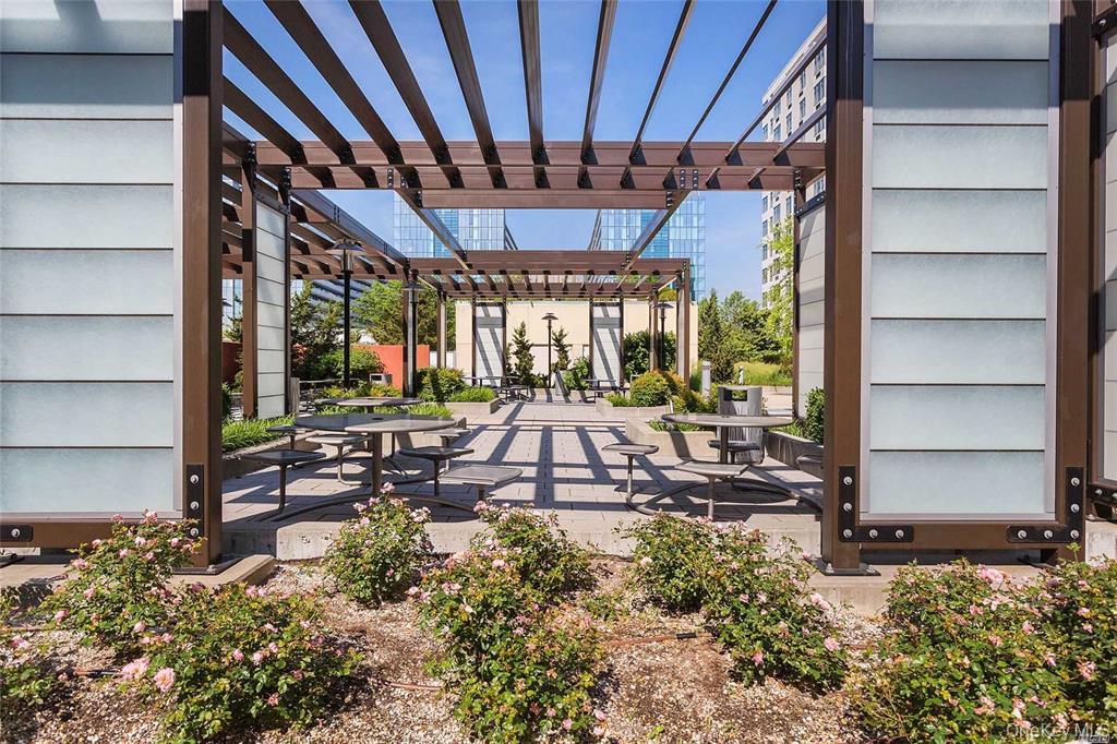 40-28 College Point Blvd 1605