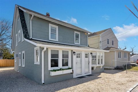 Photo of 5 Warren Avenue #1, Bayville, NY 11709 (MLS # 939673)