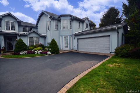 Photo of 679 Balfour Place, Melville, NY 11747 (MLS # 898046)