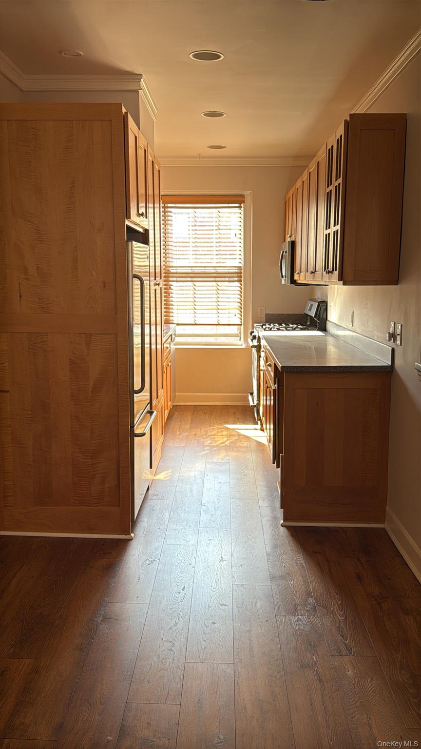 25 Parkview Avenue 6L