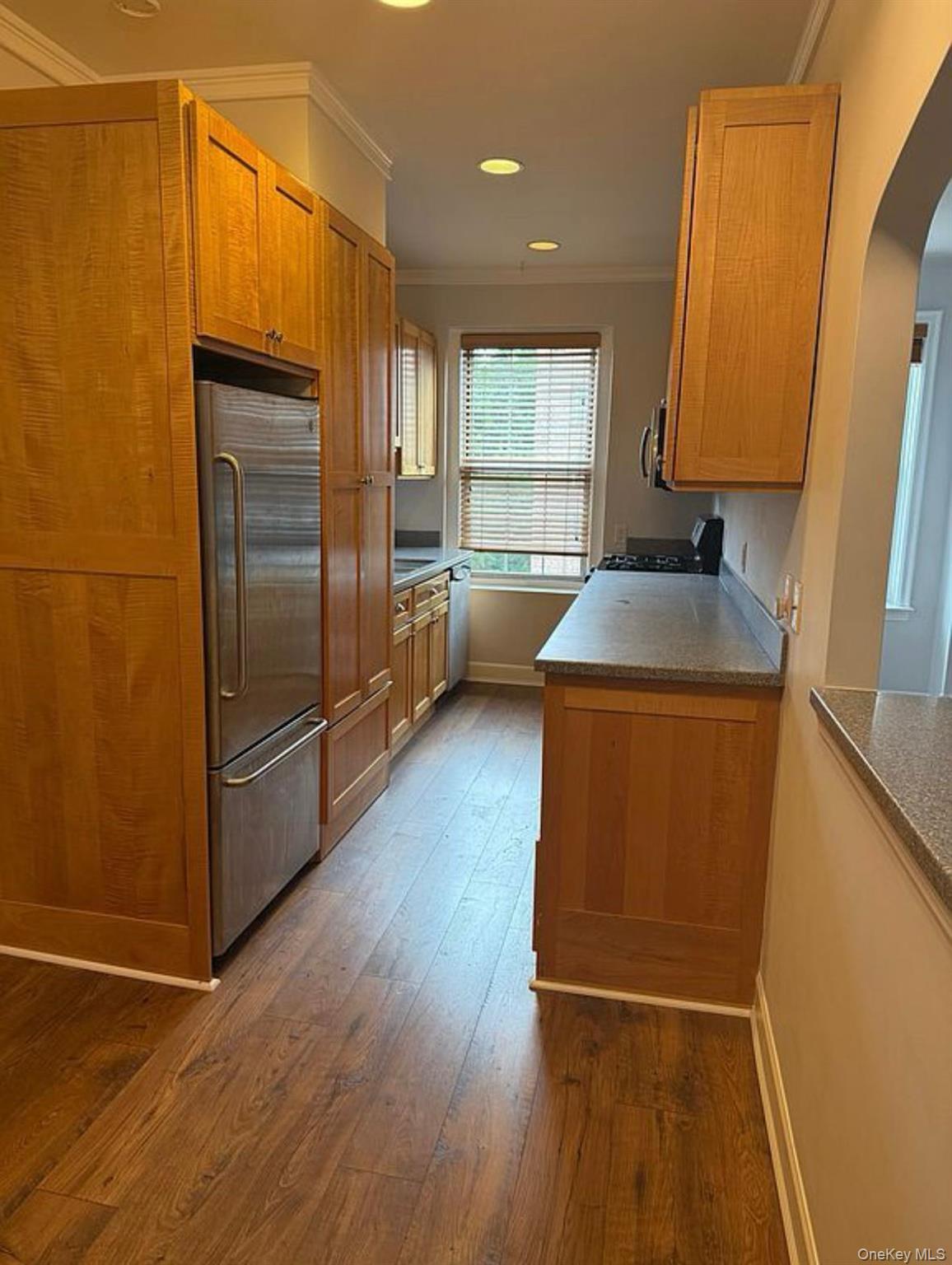 25 Parkview Avenue 6L