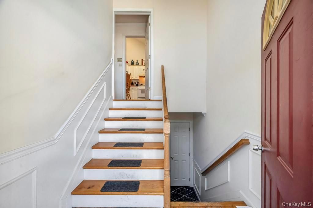 Photo of 18 Hillcrest Street, Huntington, NY 11743 (MLS # 964070)