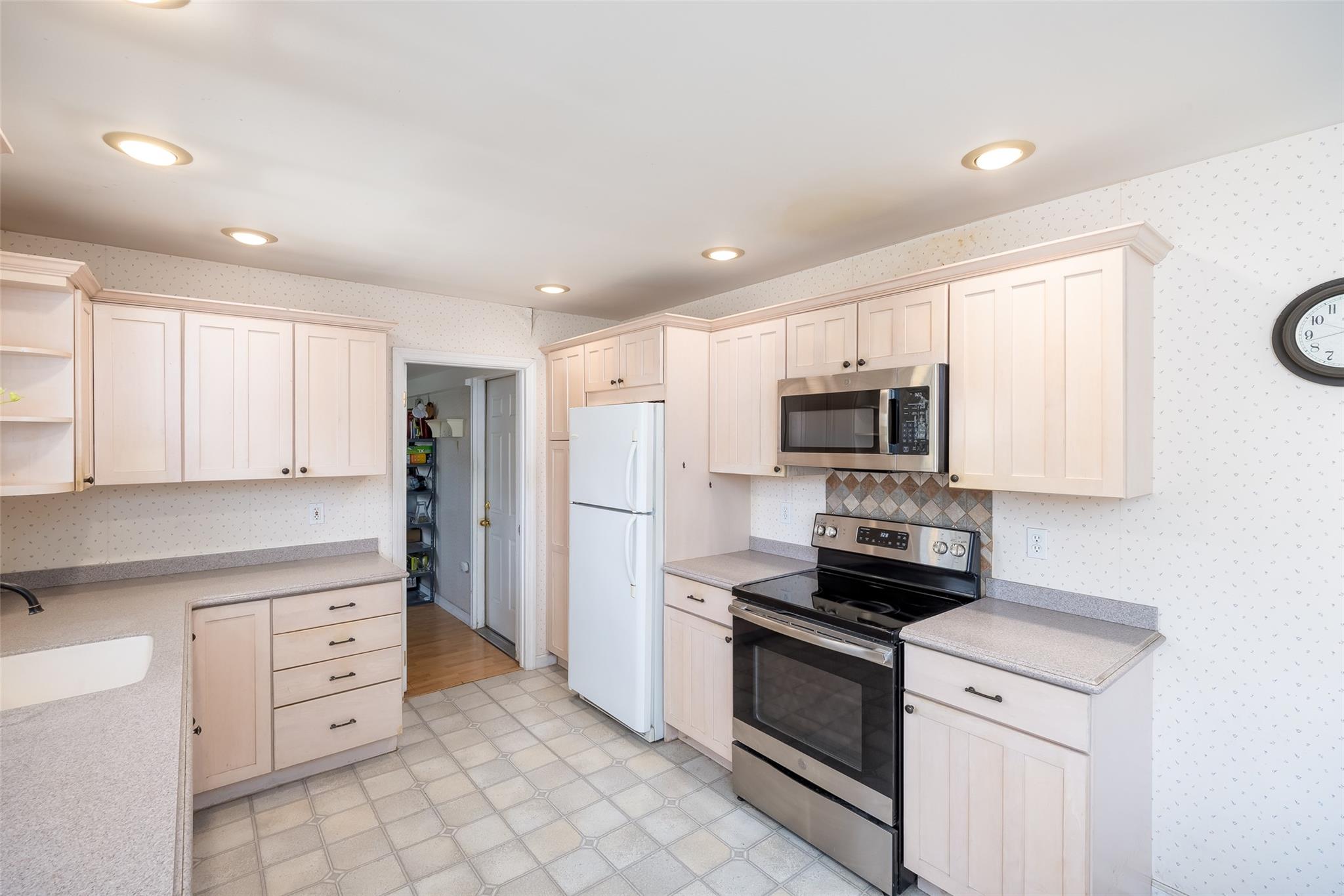 5 Seward Lane, Stony Brook, New York image 6
