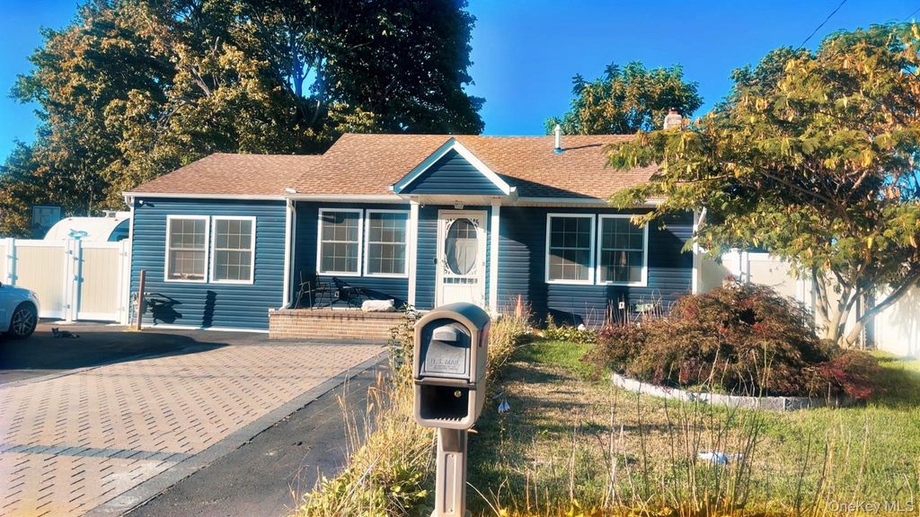 Photo of 82 Saint Peters Drive, Brentwood, NY 11717 (MLS # 923099)