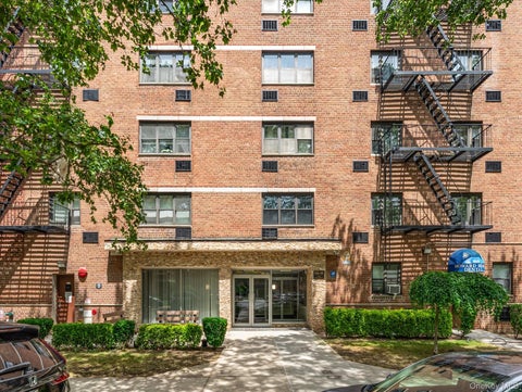 Homes For Sale - 153-25 88th Street #5K<br/> Howard Beach, NY 11414