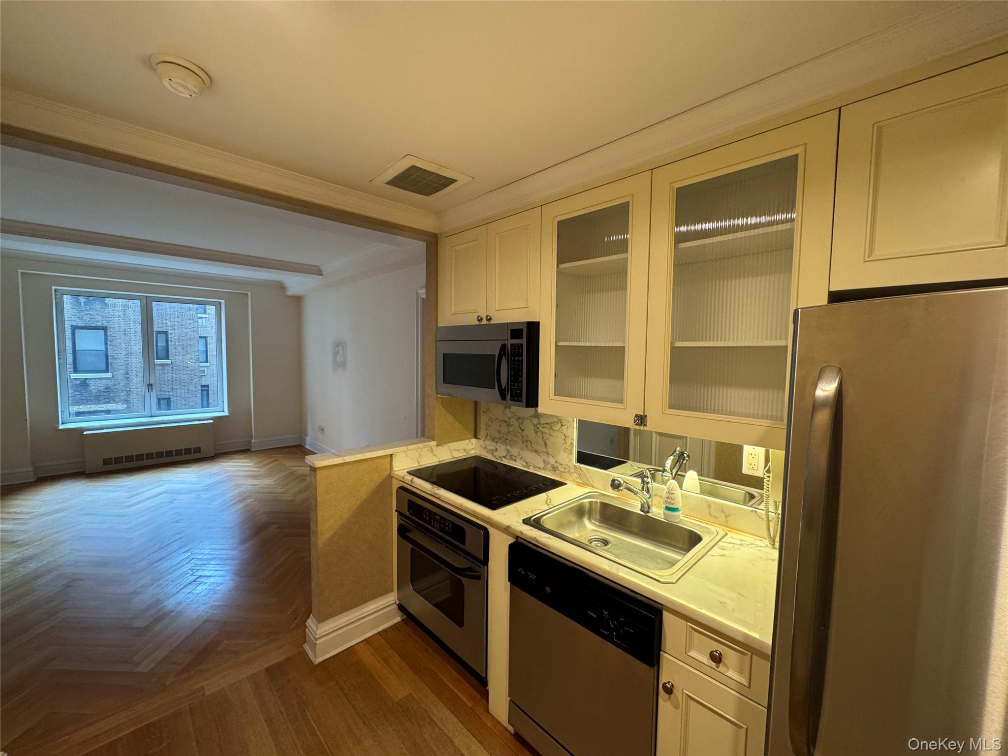 502 Park Avenue 14K