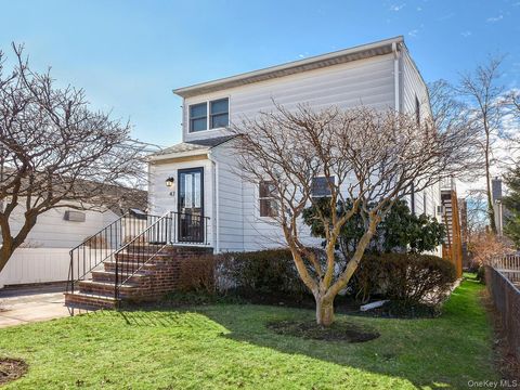 47 Edgewood Road Port Washington NY 11050