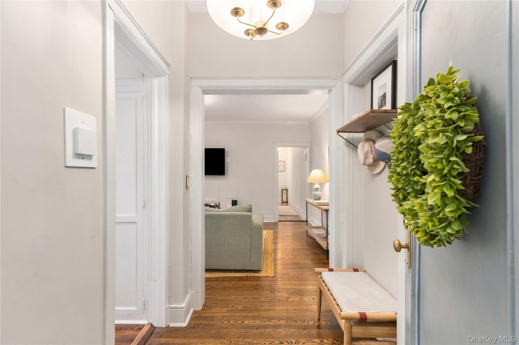 Photo of 56 Pondfield Road W #2A, Bronxville, NY 10708 (MLS # 1064046)