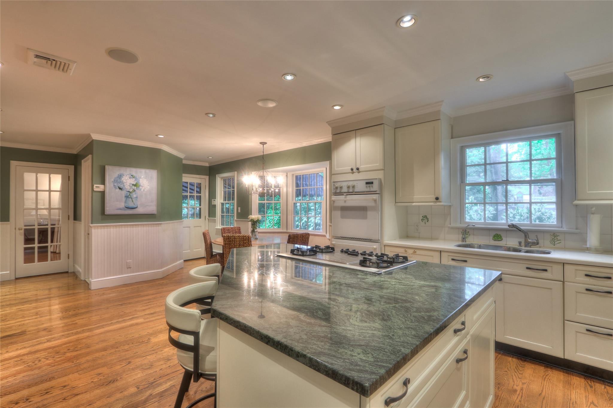16 Warwick Road, Rockville Centre, New York image 10