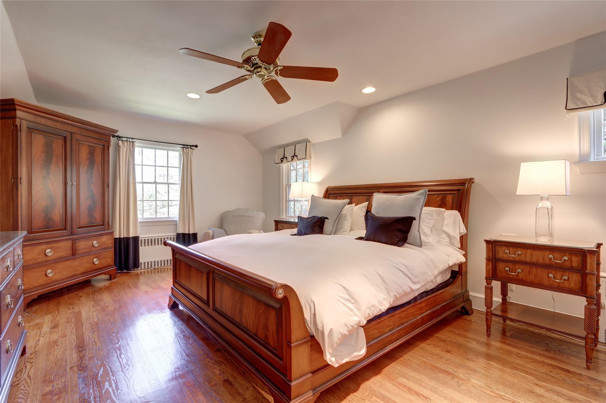 16 Warwick Road, Rockville Centre, New York image 13