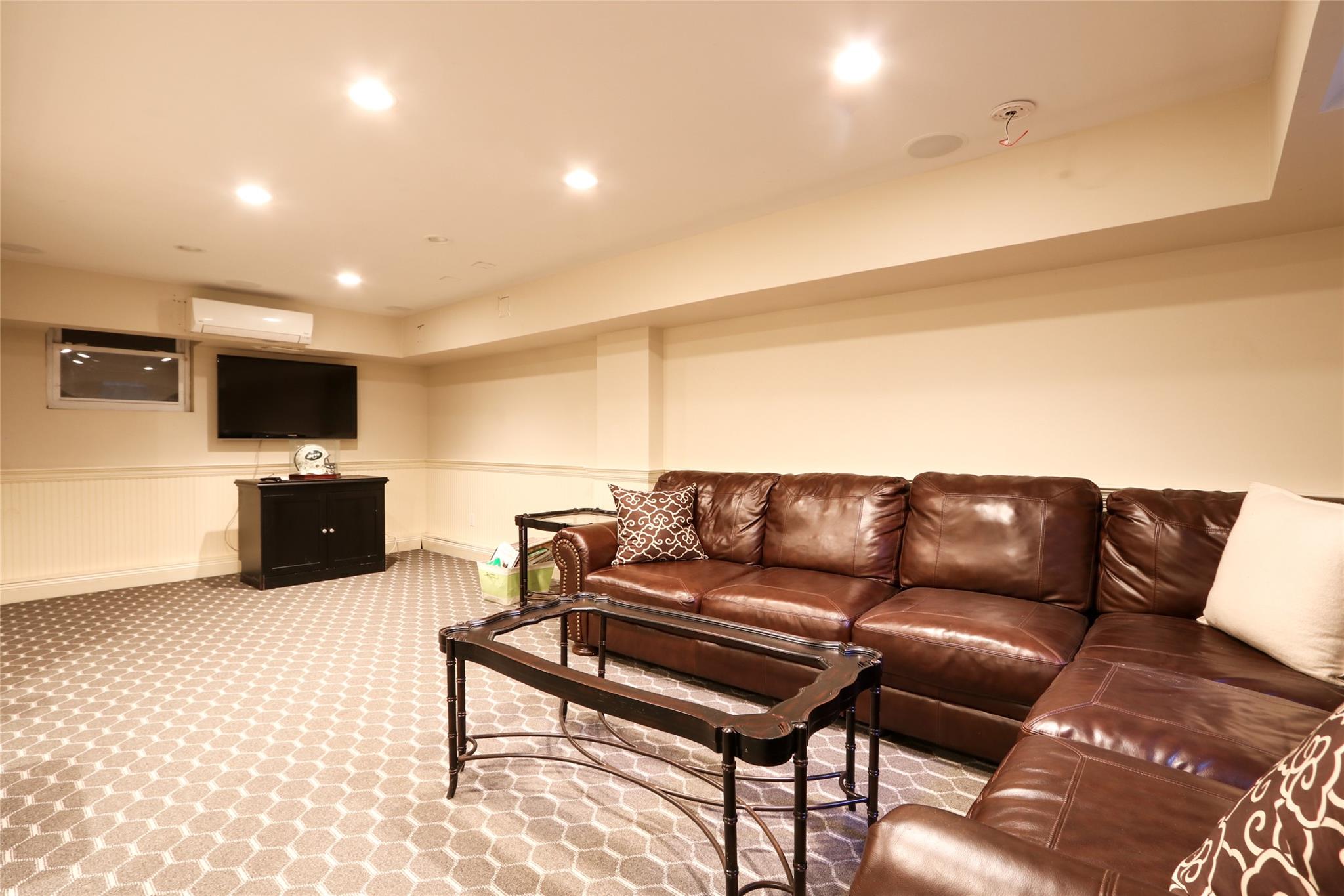 16 Warwick Road, Rockville Centre, New York image 19