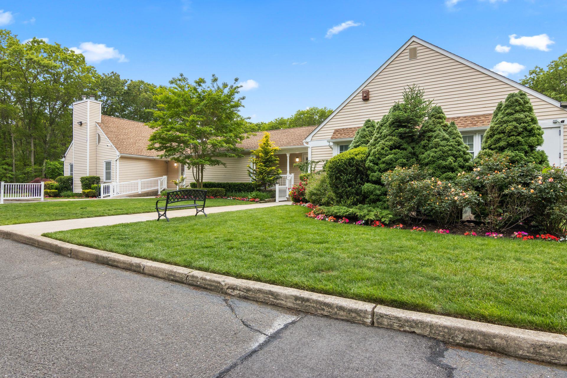 12 Franklin Commons, Yaphank, New York image 25