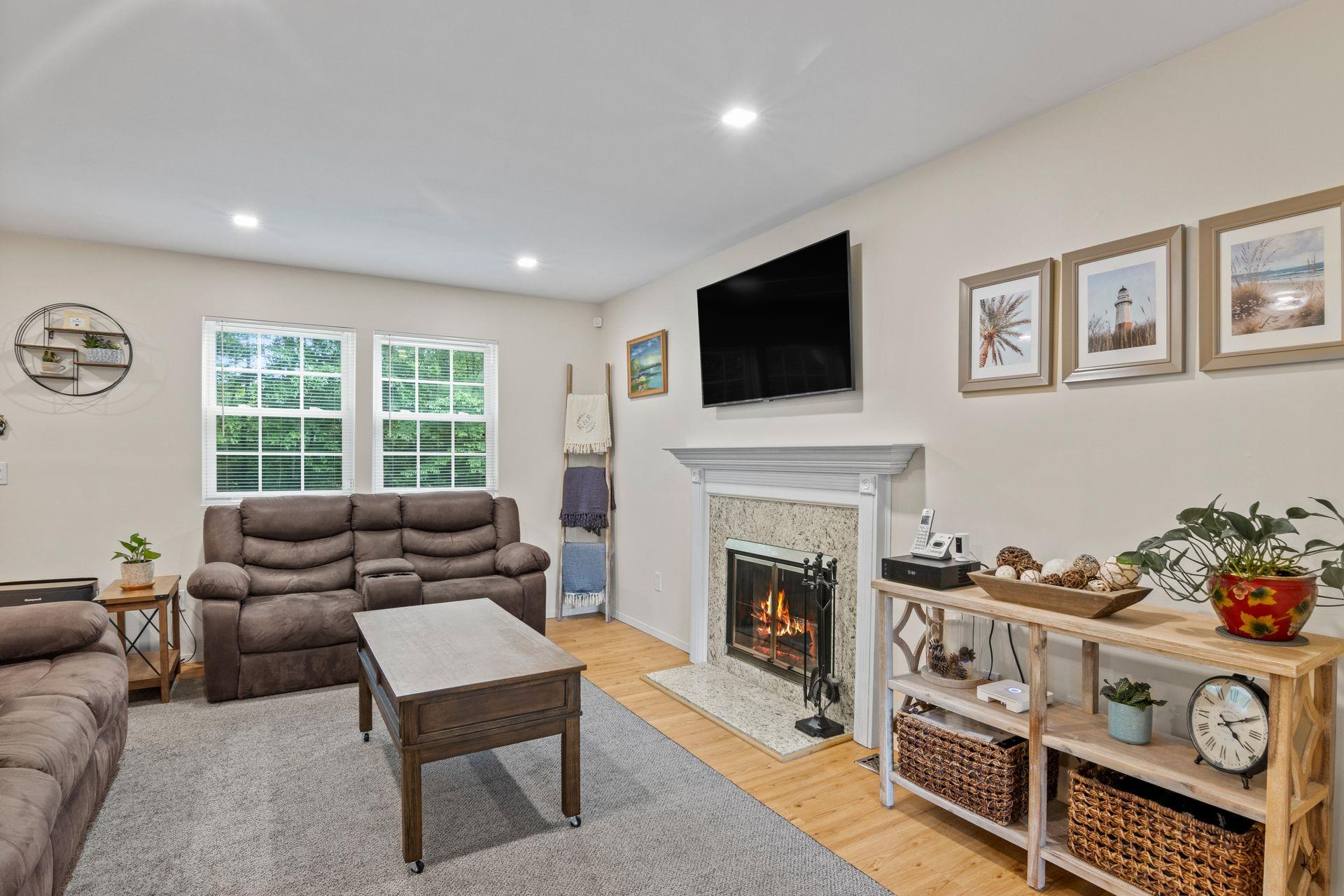 12 Franklin Commons, Yaphank, New York image 8