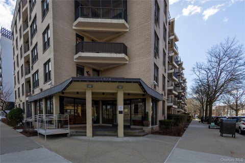 Homes For Sale - 1874 Pelham Parkway #3B<br/> Bronx, NY 10461