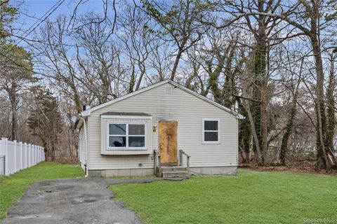 85 Norfleet Lane Coram NY 11727