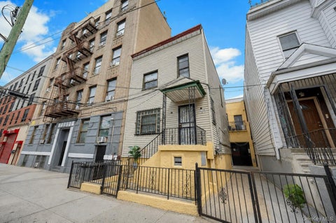 Multifamily For Sale - 2108 Arthur Avenue<br/> Bronx County, Bronx, NY 10457