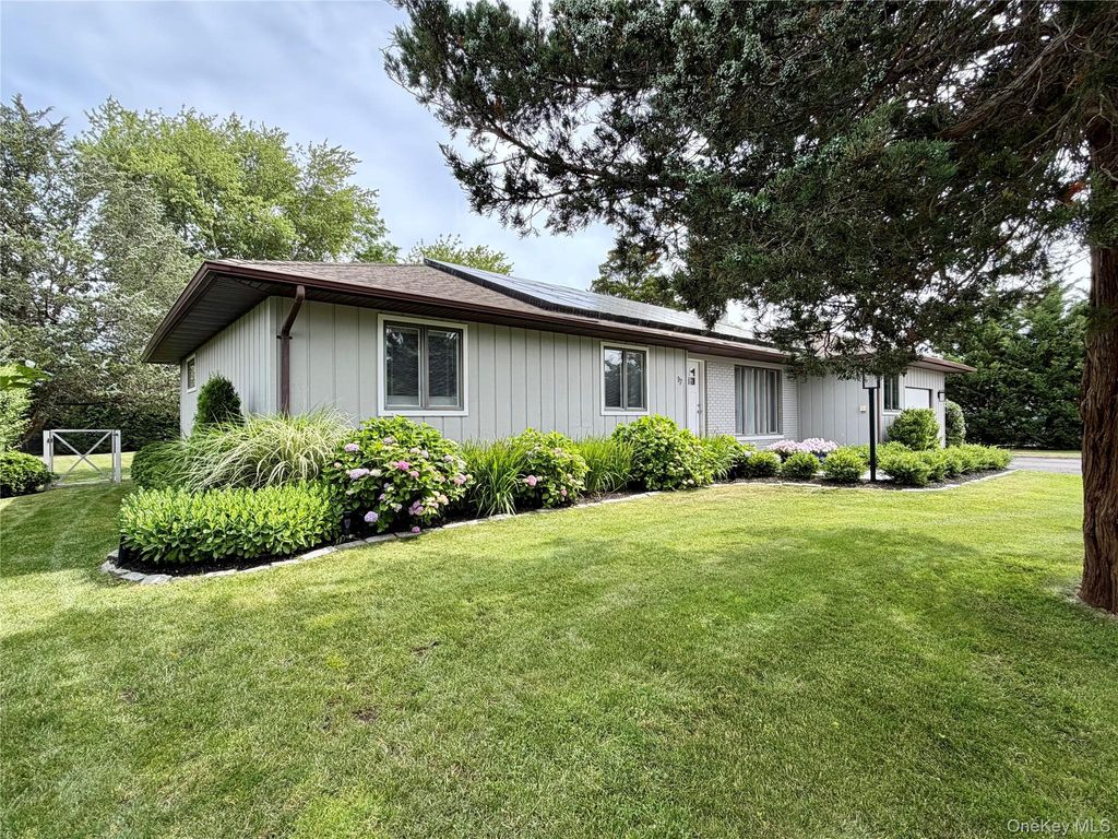 Photo of 17 Locust Street, Riverhead, NY 11901 (MLS # 1021791)