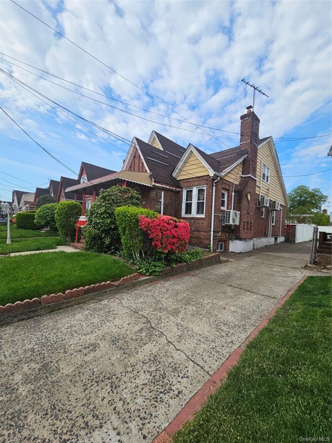 Multifamily For Sale - 114-52 205th Street<br/> Saint Albans, NY 11412