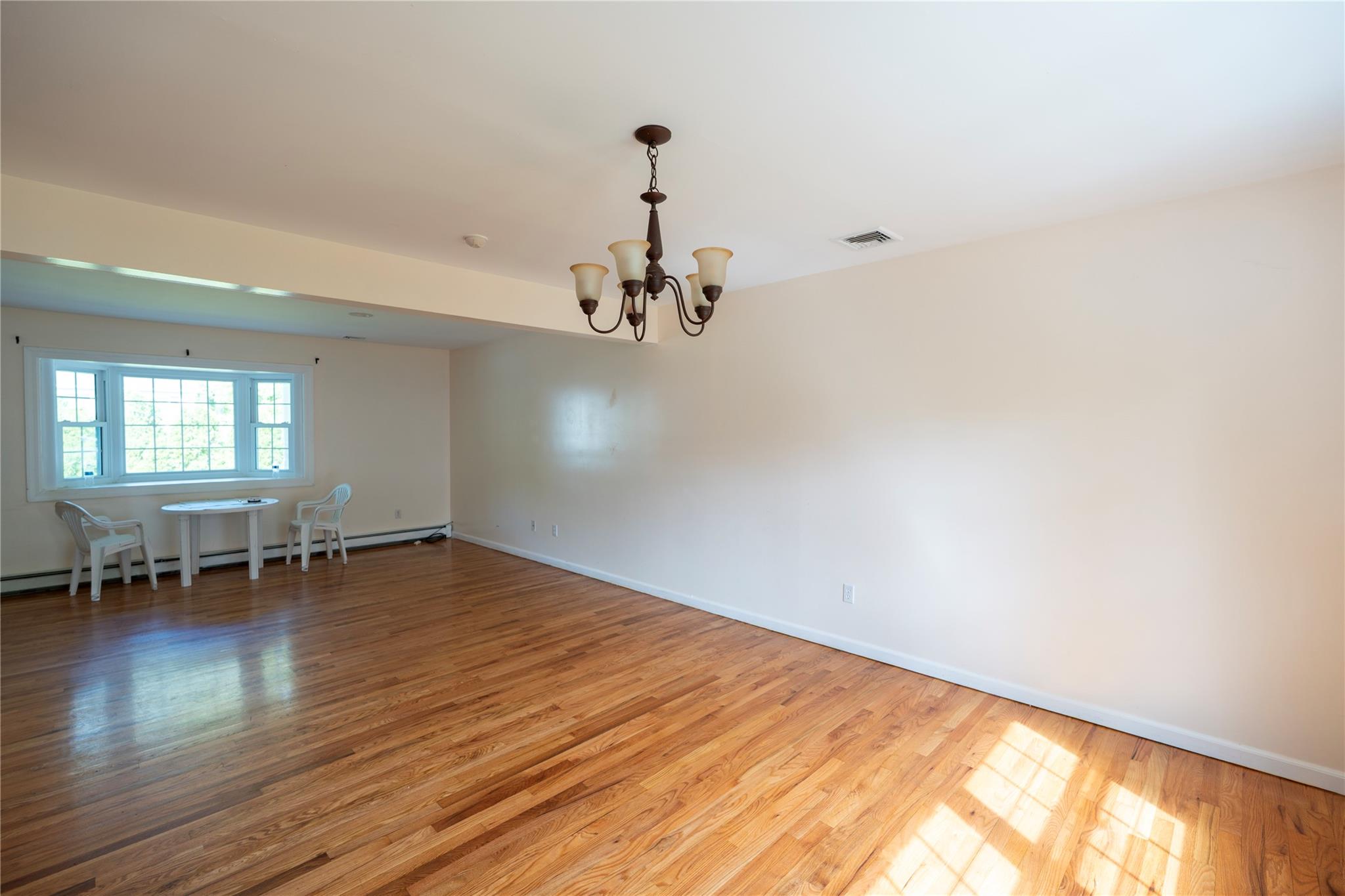 21 Pine Cone Street, Middle Island, New York image 4
