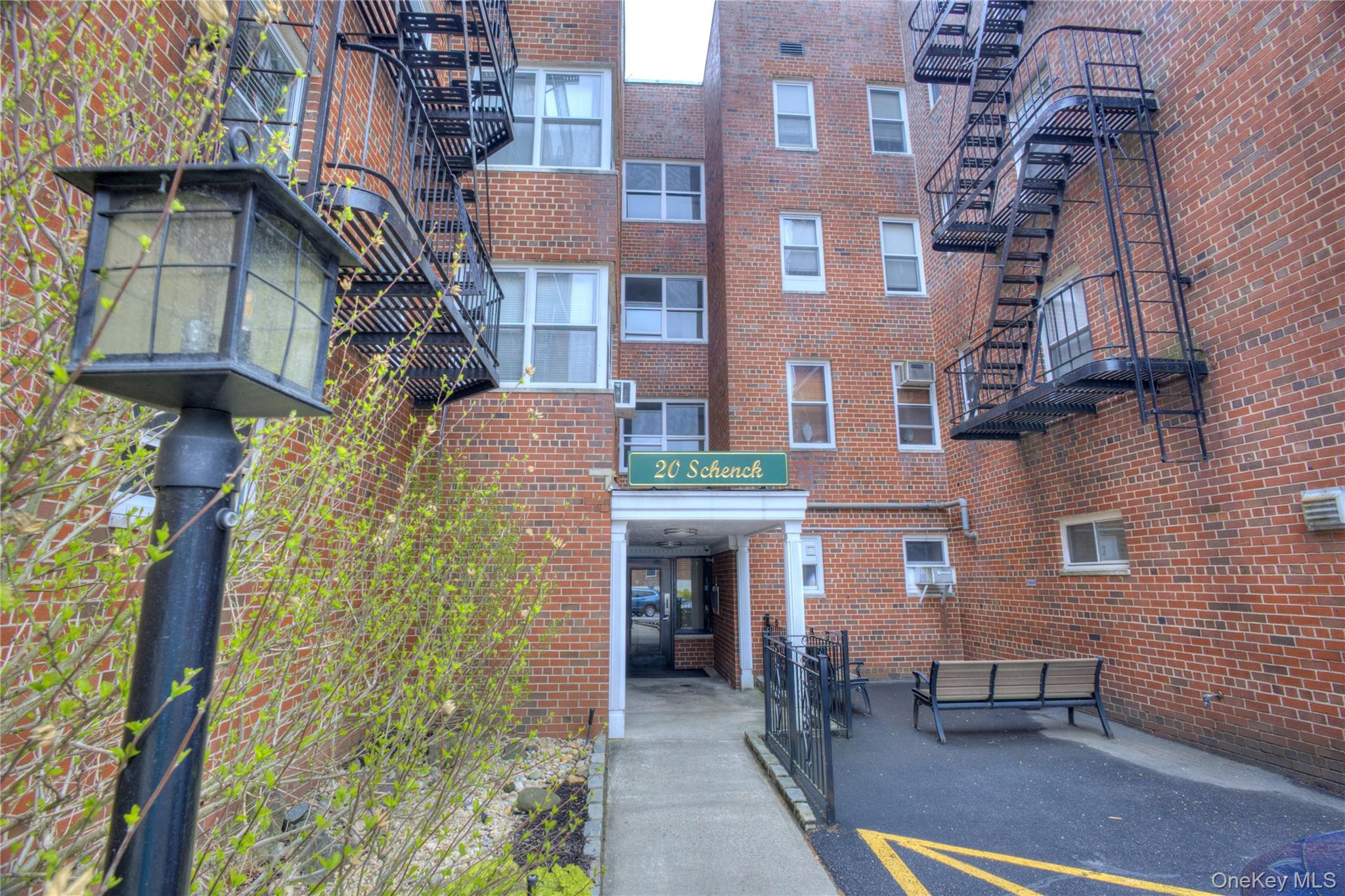 75 S Middle Neck Road 4-G