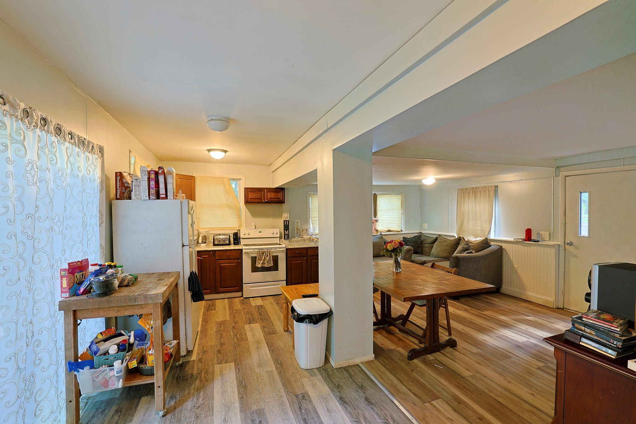 181 E Oakridge Road, Greenfield Park, New York image 11