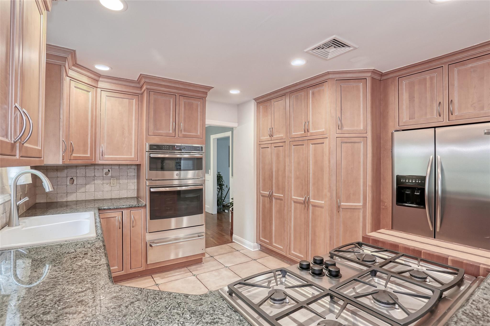 285 Willow Grove Road, Stony Point, New York image 10
