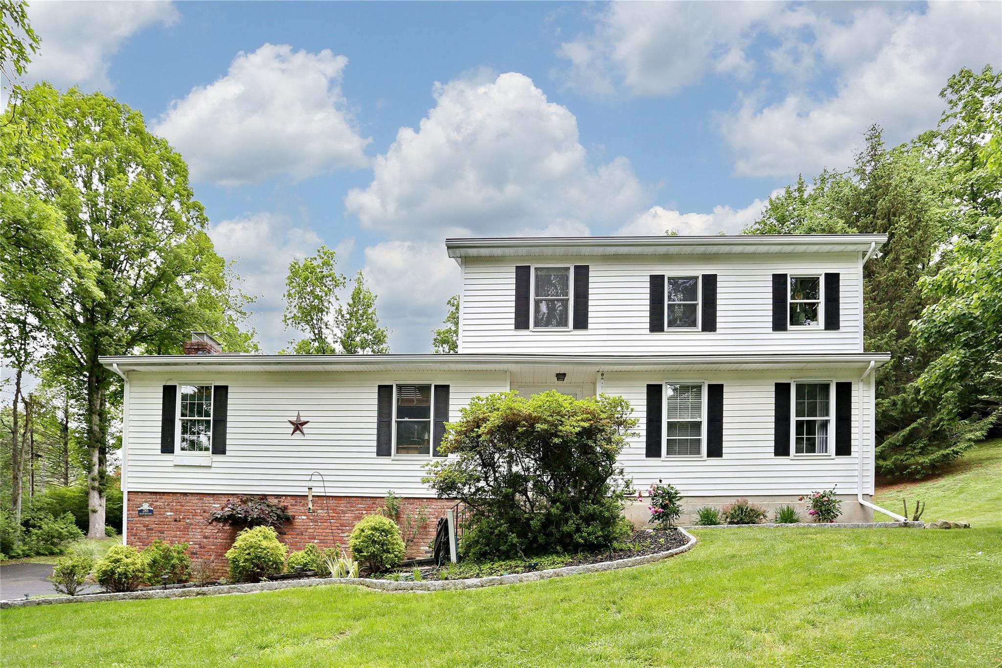 285 Willow Grove Road, Stony Point, New York image 1
