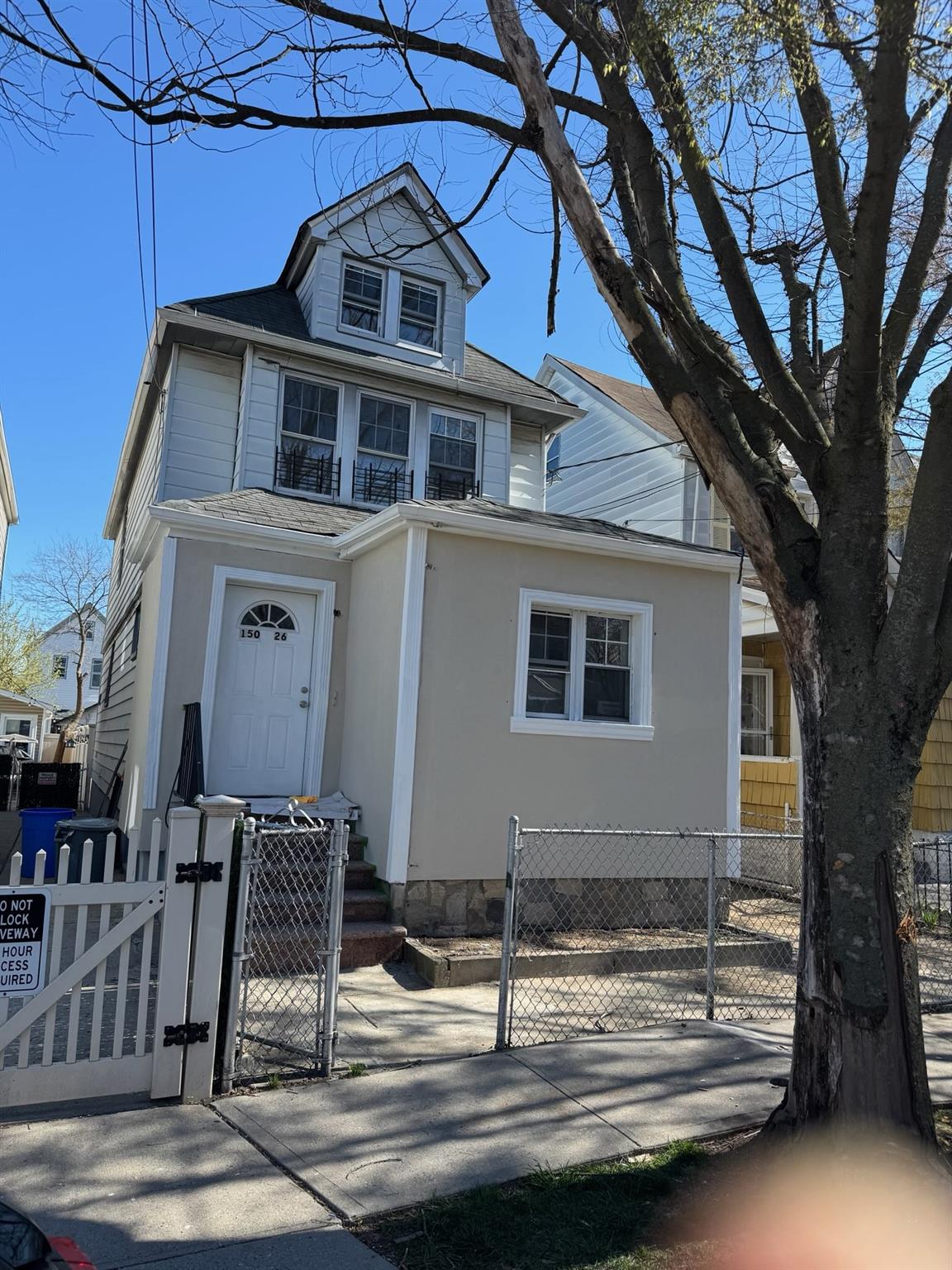 115 Drive, Jamaica, Queens, NY - 7 Bedrooms  
2 Bathrooms - 