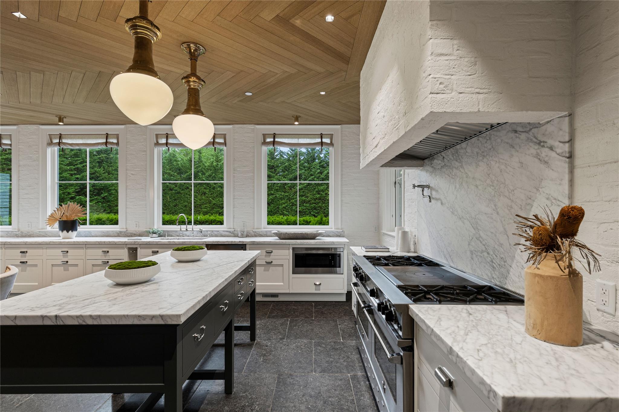 590 Forest Avenue, Rye, New York image 8