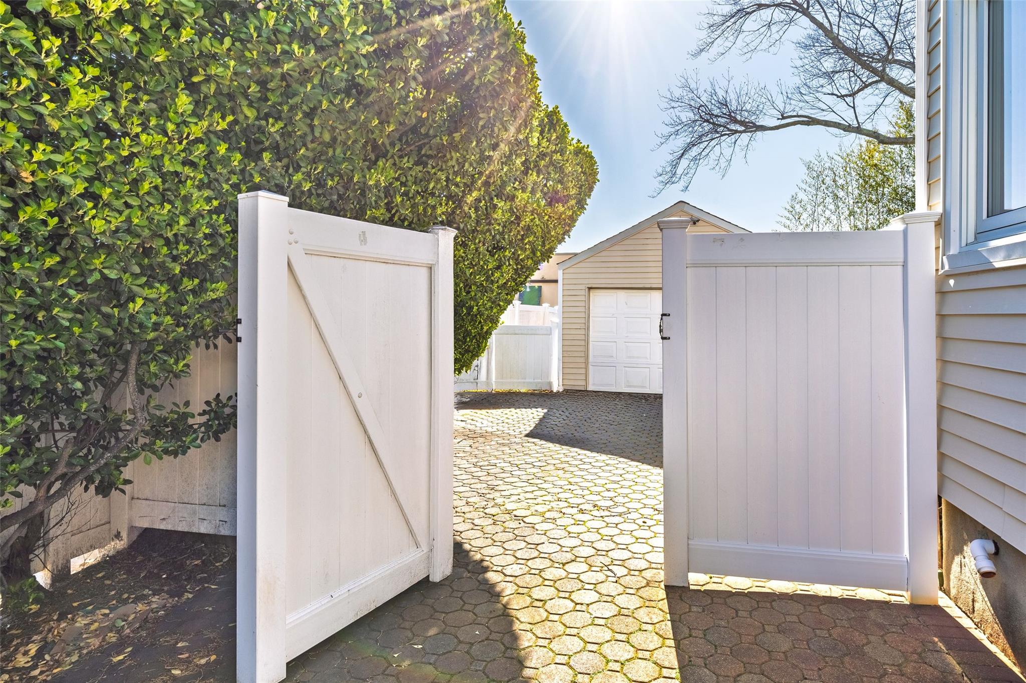 16 Ocean Avenue, Bellmore, New York image 30