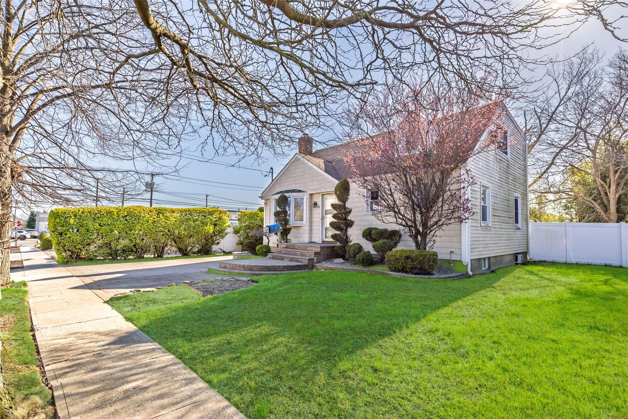16 Ocean Avenue, Bellmore, New York image 35
