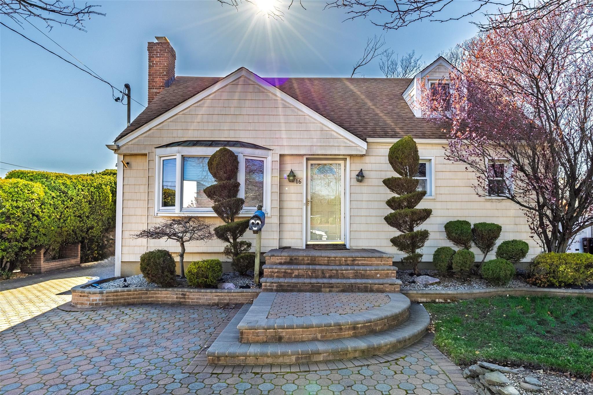 16 Ocean Avenue, Bellmore, New York image 1