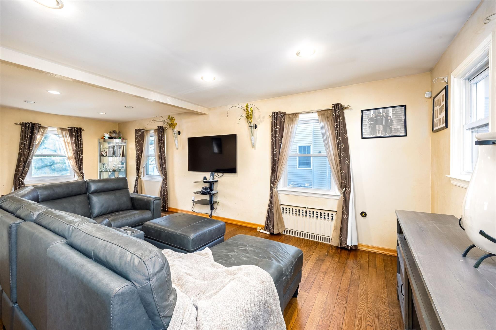 16 Ocean Avenue, Bellmore, New York image 18