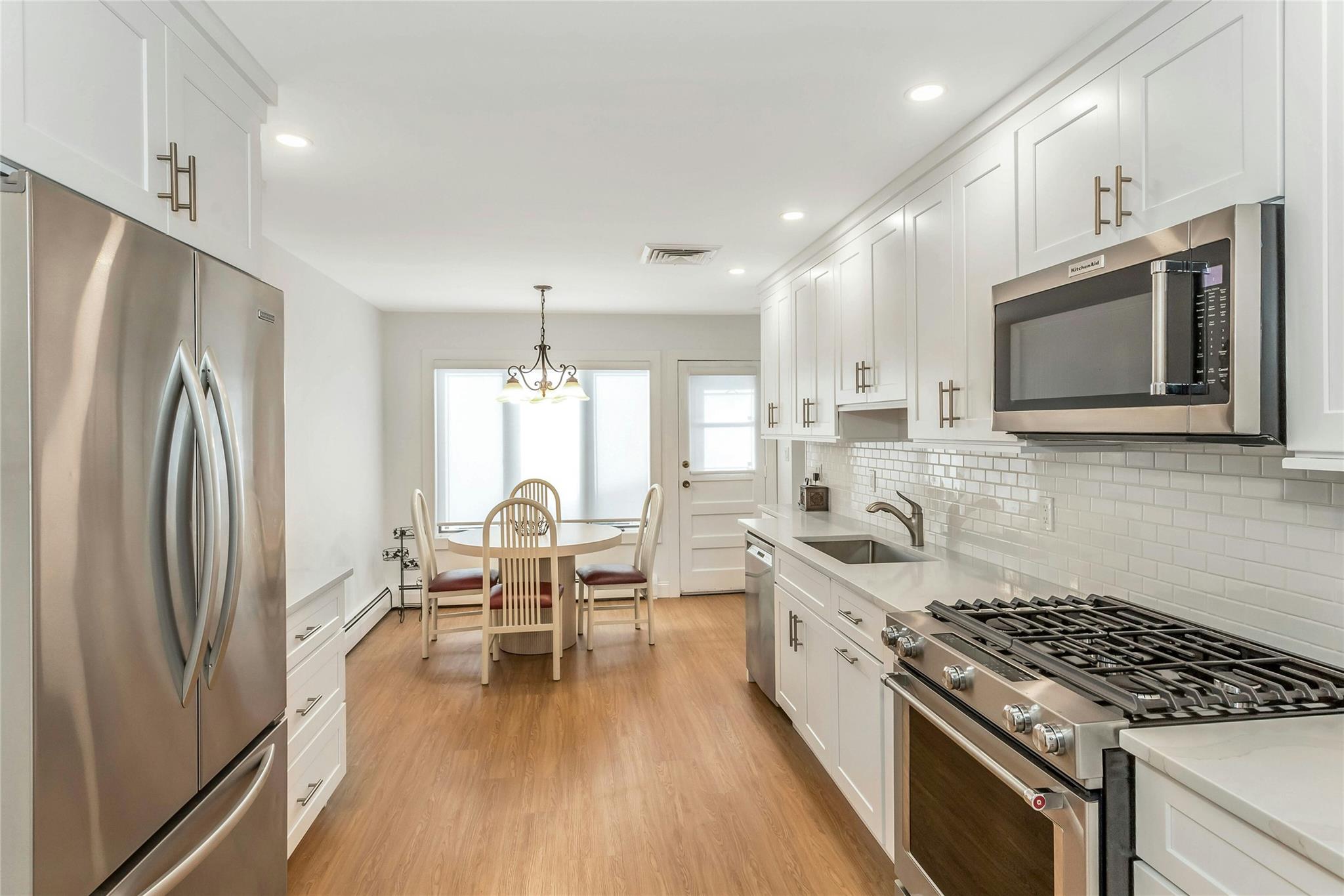 53 Bluebird Lane, Plainview, New York image 5