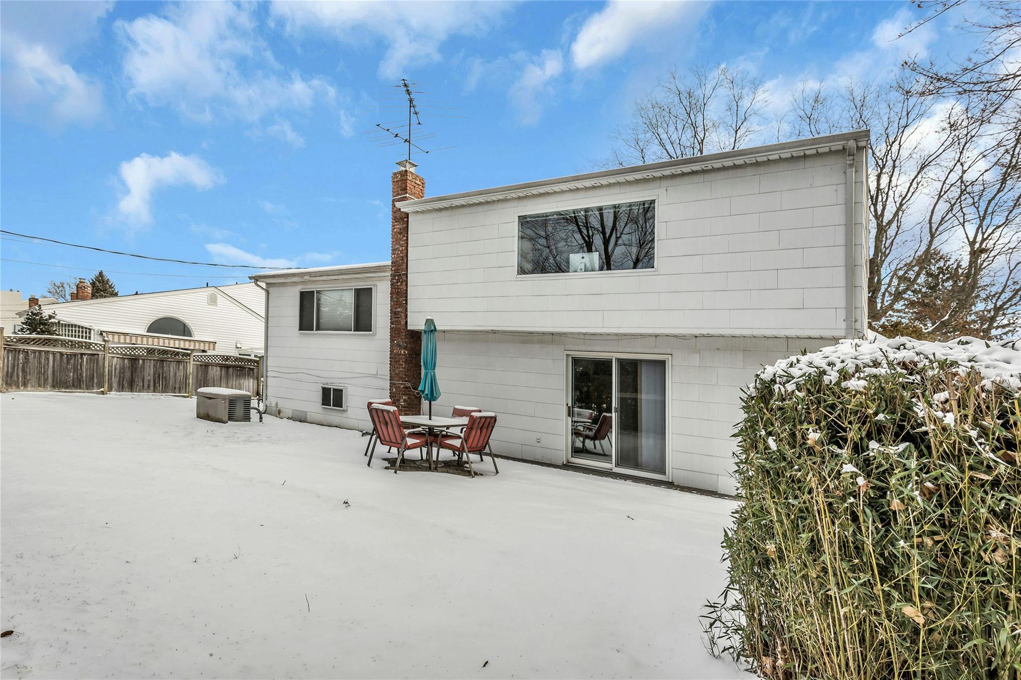 53 Bluebird Lane, Plainview, New York image 18