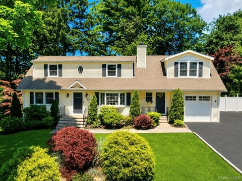 Photo of 59 Chester Place, Thornwood, NY 10594 (MLS # 1011038)