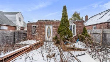 83-33 256th Street, Floral Park, New York image 1