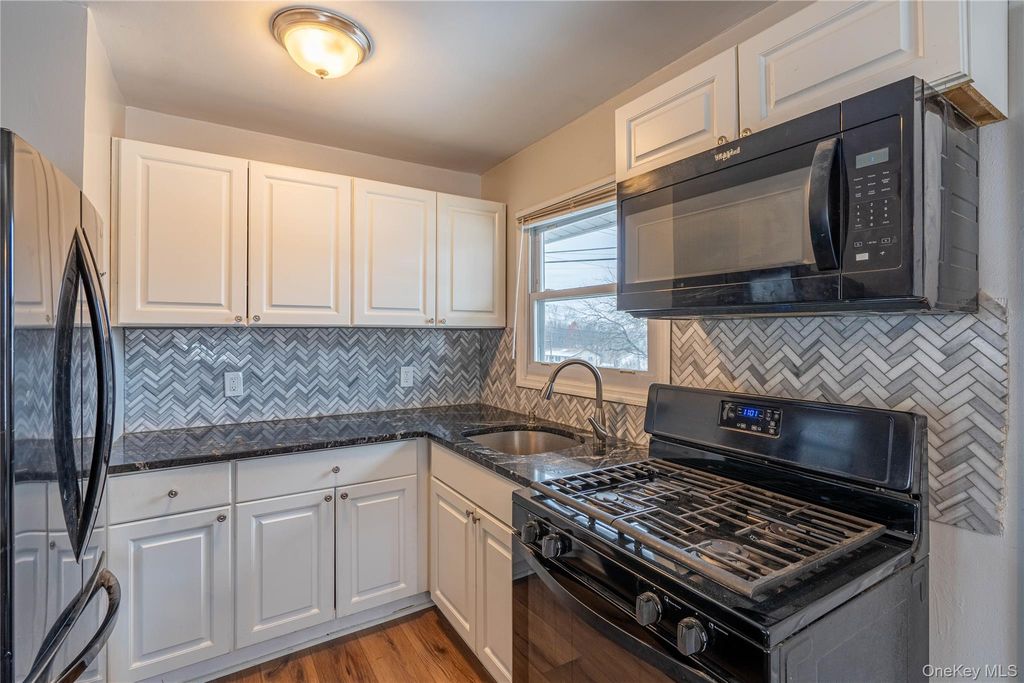 Photo of 1 Briarwood Crescent, Newburgh, NY 12550 (MLS # 940122)