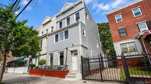 Multifamily For Rent - 2040 Washington Avenue<br/> Bronx County, Bronx, NY 10457