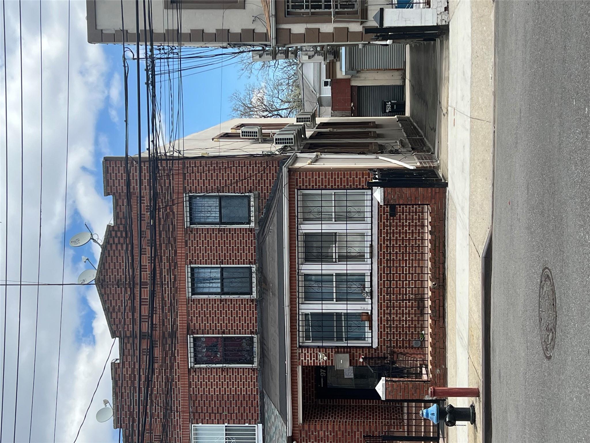 Corona Avenue, Corona, Queens, NY - 7 Bedrooms  
3 Bathrooms - 