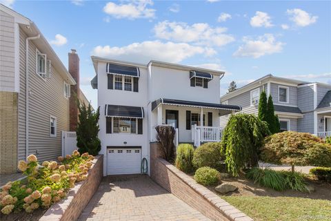 Photo of 548 E State Street, Long Beach, NY 11561 (MLS # 913286)