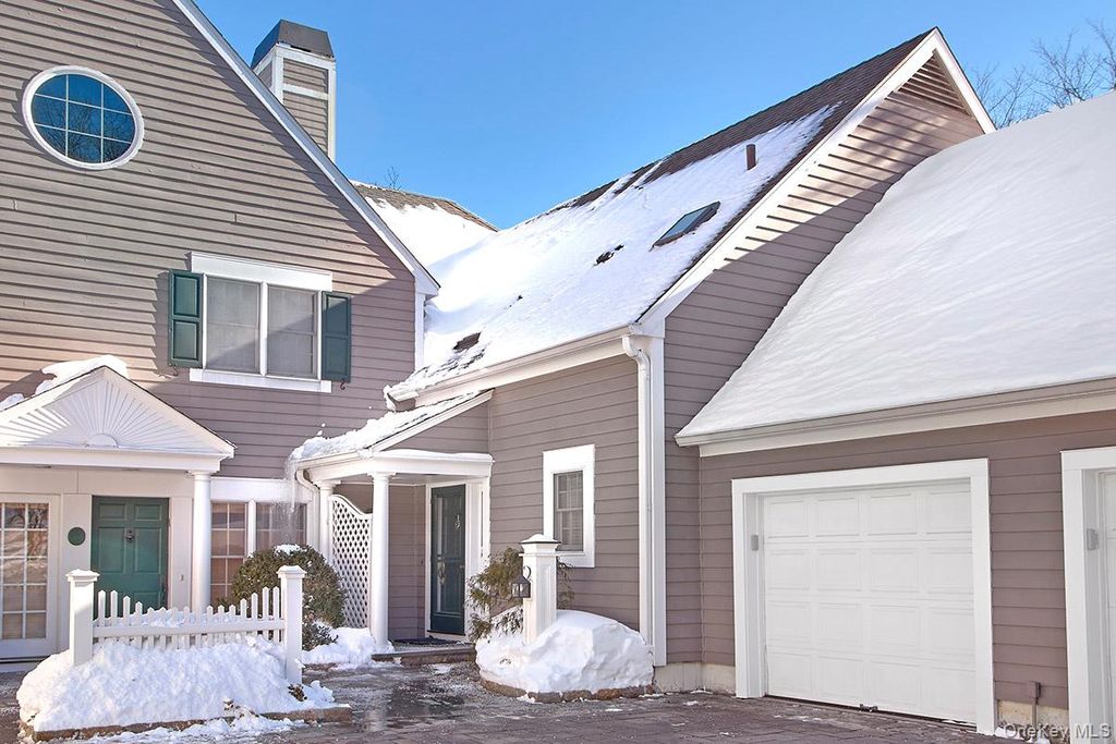 Photo of 5 Wyndham Close, White Plains, NY 10605 (MLS # 959604)