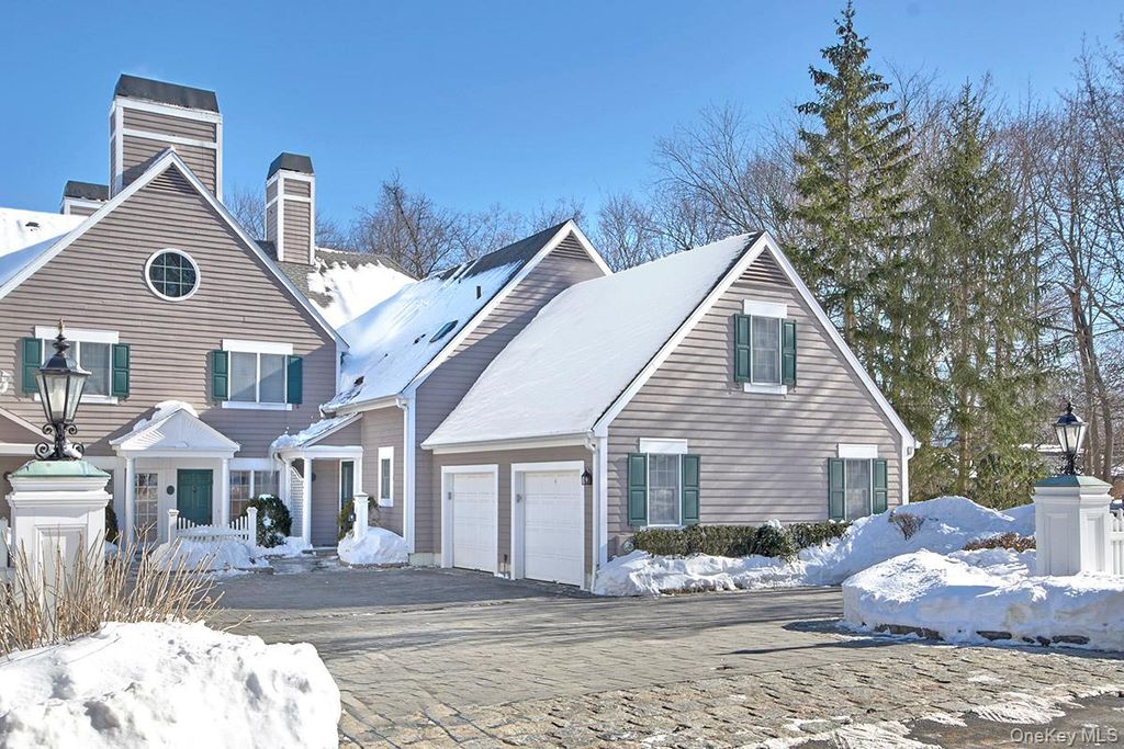 Photo of 5 Wyndham Close, White Plains, NY 10605 (MLS # 959604)