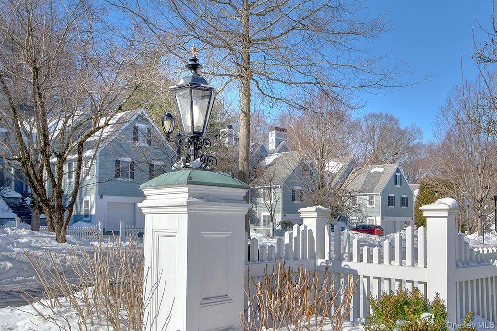 Photo of 5 Wyndham Close, White Plains, NY 10605 (MLS # 959604)