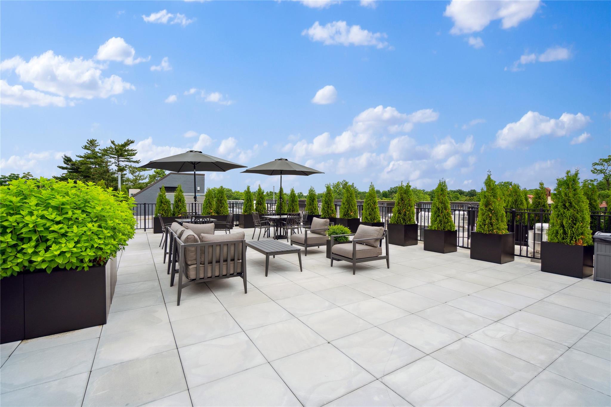 218 Middle Neck Road #305, Great Neck, New York image 10