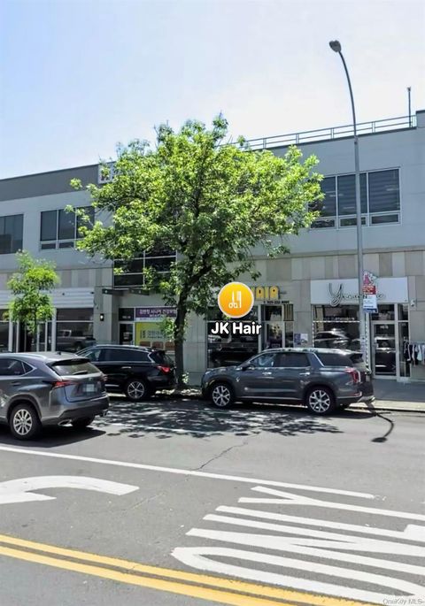 Photo of 192-16 Northern Blvd Blvd, Flushing, NY 11358 (MLS # 939574)